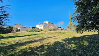 Immobili Istria, vendo casa con ampio giardino, dintorni Novigrad