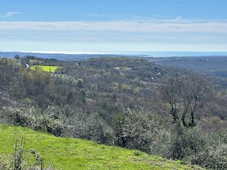 Terreno edificabile con splendida vista mare e permesso di costruire
