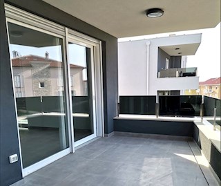 Immobili Istria, vendo appartamento con ascensore e 2 camere da letto, Novigrad-Cittanova