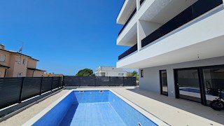 Appartamento con piscina privata e giardino a Cittanova
