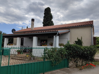 Casa indipendente a un piano a Valtura