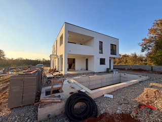 Pola, dintorni di Loborika, casa bifamiliare con piscina