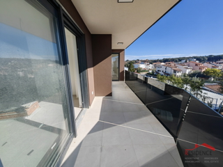 Pješčana uvala, nuovo appartamento al primo piano con vista mare