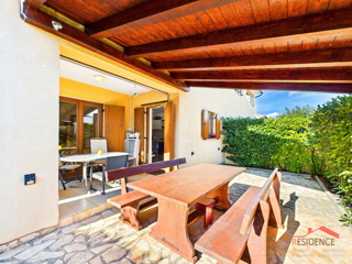 Vendita esclusiva di un appartamento con giardino a Banjole - Volme