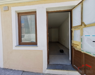 Pola, Centro, immobile commerciale