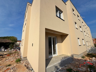 Pola, Valdebek, appartamento al piano terra, 2 camere da letto, posto auto