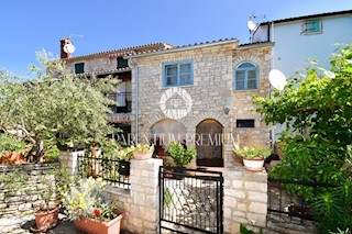 Bella casa in un quartiere tranquillo vicino a Parenzo