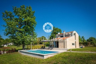 Oasi di pace nell’entroterra dell’Istria – Casa con piscina immersa nella natura