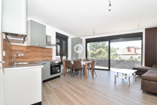 Appartamento in palazzina moderna con cortile, a 400 metri dalla spiaggia