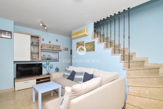 Opportunità!!! Appartamento con due piani con splendida vista mare