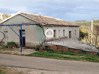 Casa in pietra per l'adattamento