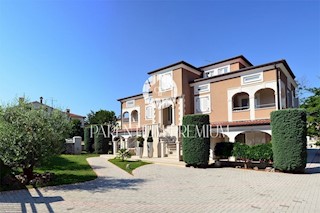 Una bella casa con 10 appartamenti degni di attenzione