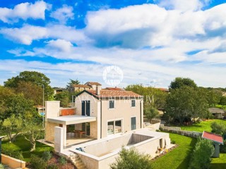 Villa in pietra in posizione tranquilla con bellissima vista panoramica sul mare