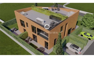 Appartamento spazioso al primo piano con terrazza privata sul tetto