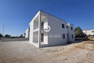 Esclusivo appartamento al primo piano, a 1500m dal mare