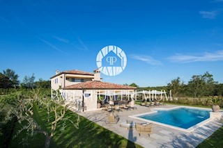 Villa di lusso in un luogo tranquillo con una natura incantevole
