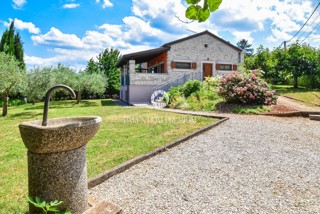Casa indipendente con due appartamenti