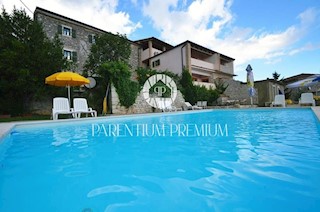 Affittasi villa in pietra in un posto tranquillo