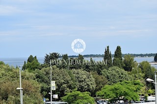 Attico di lusso nel centro della città con una fantastica terrazza e vista mare