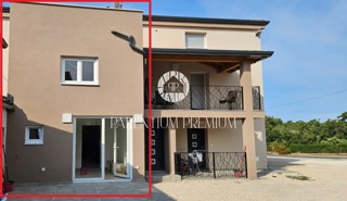 Casa bifamiliare con tre camere da letto