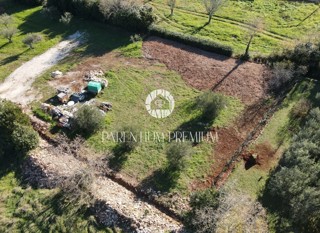 Kaštelir - Terreno edificabile con vista mare e progetto concettuale