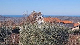 Interessante terreno con vista mare, ideale per la realizzazione di ville con piscina