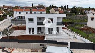 New Haus 3 km grom Poreč