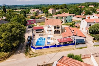 Casa con tre unità abitative