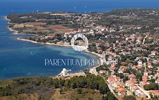 Terreno edificabile a destinazione turistica, prima fila al mare