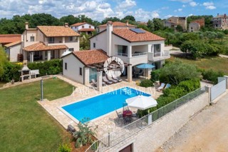 TOP Una villa con una bellissima vista sul mare e sulla campagna
