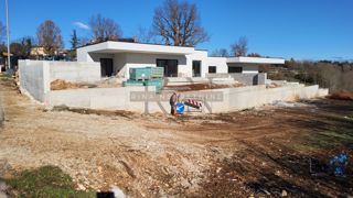 ISTRIA - TINJAN - CASA MODERNA CON PISCINA! NUOVO!