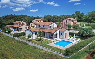 ISTRIA, PARENZO - VICINO A PARENZO, Casa familiare 140 m², piscina, natura