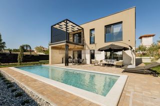 ISTRIA - PARENZO - NUOVA VILLA ARREDATA