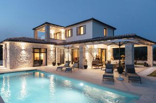 ISTRIA - PARENZO - VILLA ESTREMAMENTE SPECIALE E DECORATA CON DESIGN!