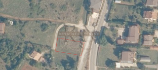 ISTRIA - POREČ, TERRENO EDIFICABILE 658m², VICINO AL MARE