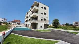 ISTRIA-PARENZO, APPARTAMENTO 76,27m2 + GIARDINO