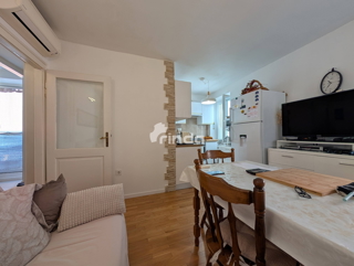 Appartamento su due livelli con balcone nel centro di Rovigno - 78m2 - Esclusivo!