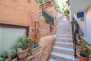 Rovigno, complesso di 3 unità a 50 metri dal mare