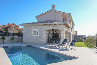 NOVIGRAD - NUOVA CASA MODERNA CON PISCINA