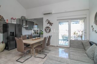 POREČ, Appartamento con 2 camere da letto vicino al mare