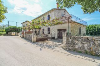 Canfanaro, una casa in pietra secolare nel centro