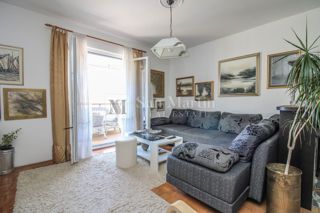 Parenzo, centro – Appartamento con vista mare vicino alle spiagge