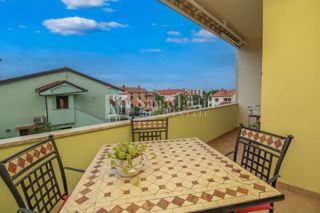 Zona POREČ, Super appartamento 2 camere da letto