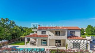 Parenzo - una casa con 4 camere da letto in un'ottima posizione