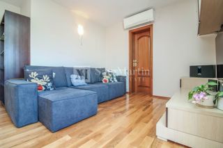 PARENZO, Appartamento con 2 Camere da Letto Vicino al Mare