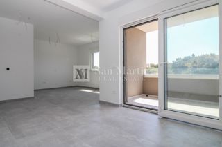 Parenzo, dintorni - appartamento al 2° piano di un edificio con ascensore