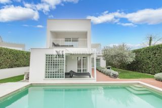 Parenzo - casa moderna con piscina. VICINO AL MARE!