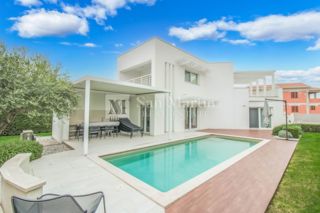 Parenzo, dintorni - bella casa con piscina vicino al mare