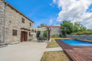 Vicino a Kanfanar – Splendida Casa in Pietra con Piscina