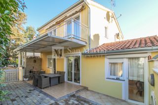 PARENZO - Casa con appartamento separato e taverna